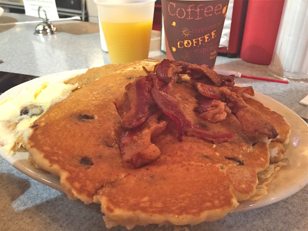 blueberry pancakes with bacon at Dutch Eating Place in the Reading Terminal Market (photo by Lee Porter)