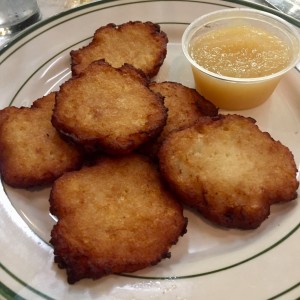 Potato Pancakes at Schlesinger's (photo by Lee Porter)